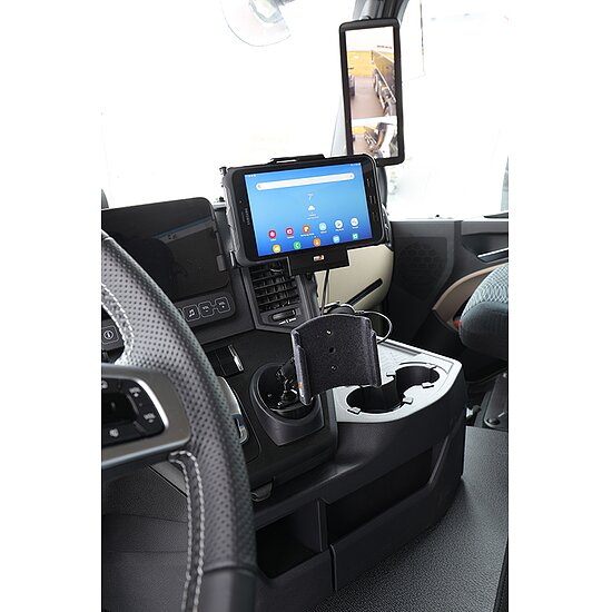 Bild 8 - Brodit ProClip (extra stabil) fr Mercedes Actros 5 / MP5, ab Bj. 2019 + Brodit ProClip (extra stabil) fr Mercedes Arocs, ab Bj. 2020 Position: Rechts vom Lenkrad, oberhalb der rechten Lftung