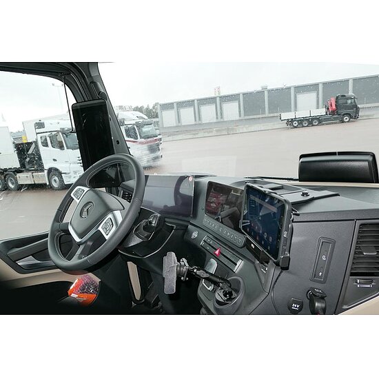 Bild 9 - Brodit ProClip (extra stabil) fr Mercedes Actros 5 / MP5, ab Bj. 2019 + Brodit ProClip (extra stabil) fr Mercedes Arocs, ab Bj. 2020 Position: Rechts vom Lenkrad, oberhalb der rechten Lftung