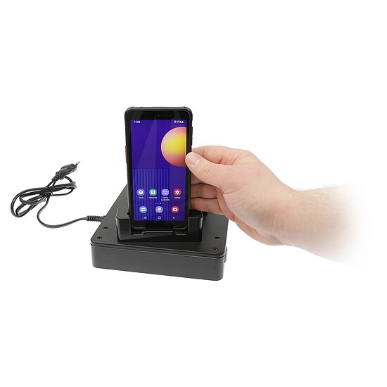 Bild 7 - Brodit 4-fach Tischladegert fr SAMSUNG Galaxy Xcover 5 zum gleichzeitigen Laden von bis zu 4 Gerten, schonende Ladung ber Pogo-Pins